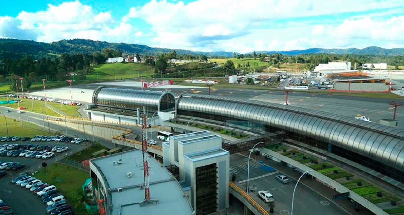 Aeropuerto José María Córdova, más internacional